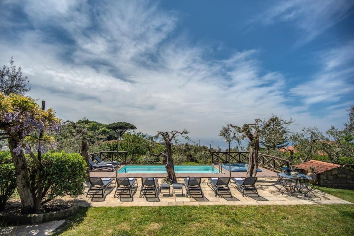 Villa Aragona Historic Villa With Views And Guest Services Massa Lubrense Bagian luar foto